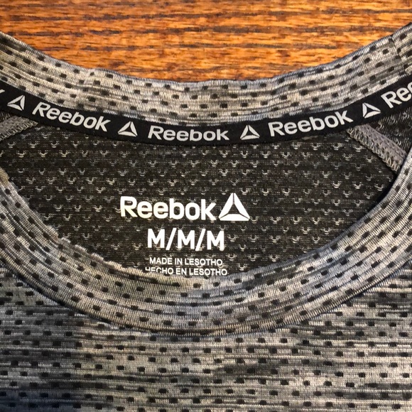 Reebok men’s M dri-fit short sleeved Gray shirt - Picture 3 of 6